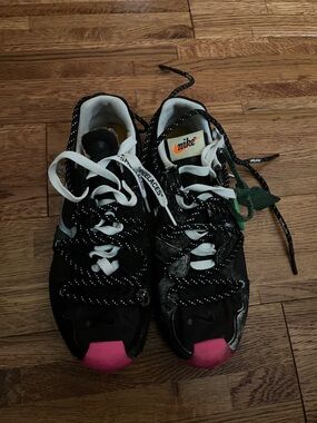 Nike Women's Black Athletic Sneakers with Pink Toe Accents